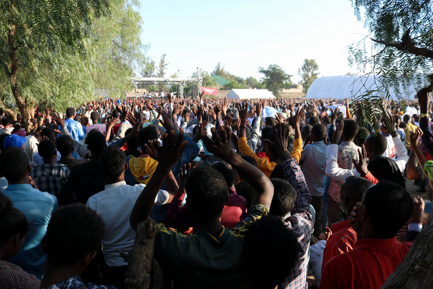 Crusade crowd gathered for prayer